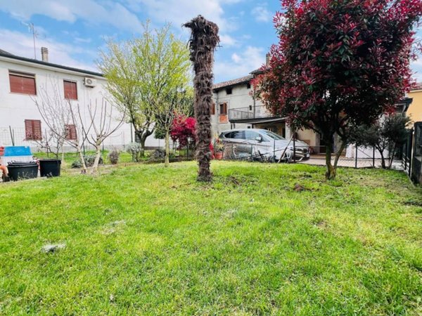 casa indipendente in vendita a Vaiano Cremasco