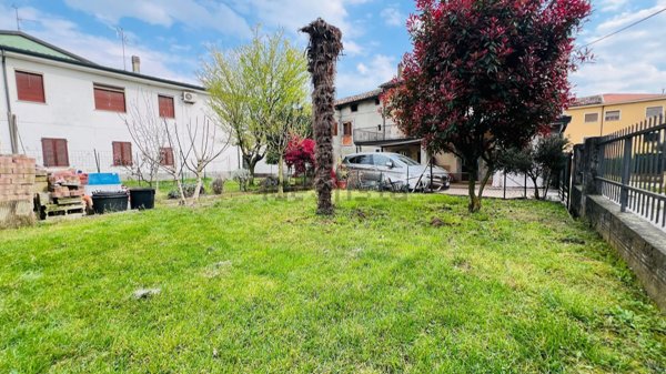 casa indipendente in vendita a Vaiano Cremasco