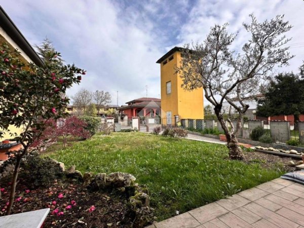 casa indipendente in vendita a Vaiano Cremasco