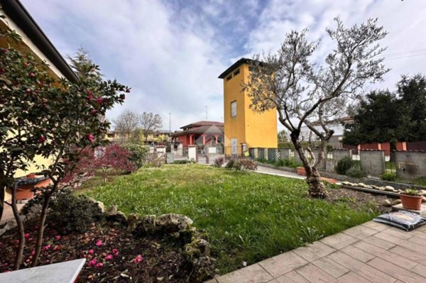 casa indipendente in vendita a Vaiano Cremasco
