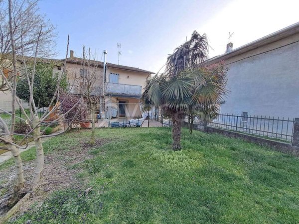 casa indipendente in vendita a Vaiano Cremasco