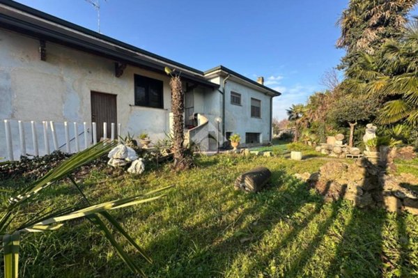 casa indipendente in vendita a Vaiano Cremasco