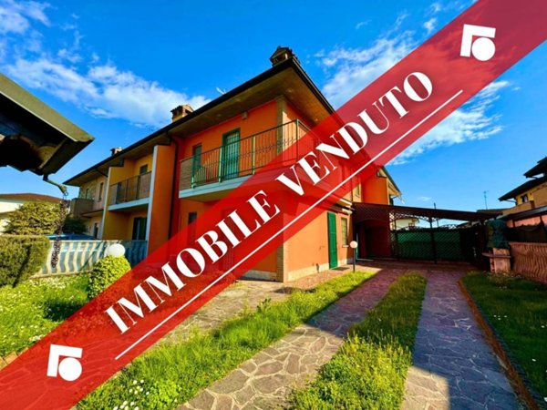 casa indipendente in vendita a Vailate