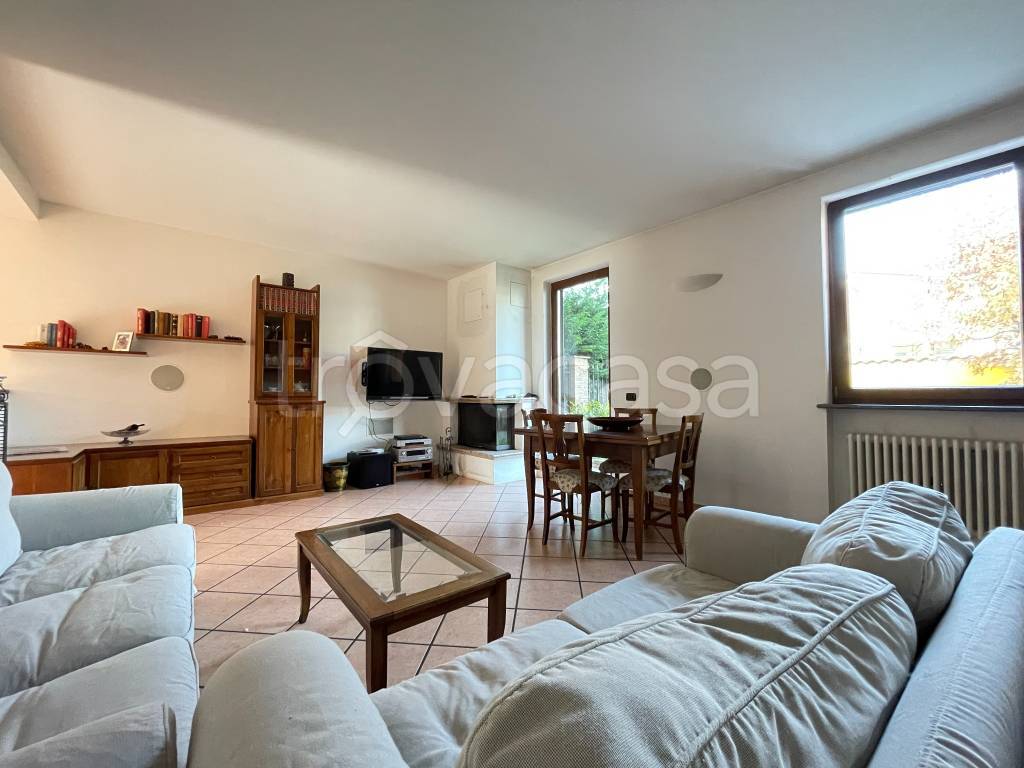 casa indipendente in vendita a Vailate