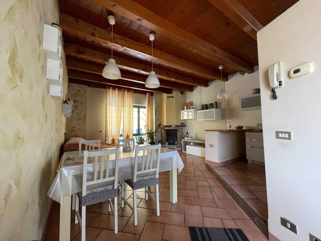 appartamento in vendita a Vailate