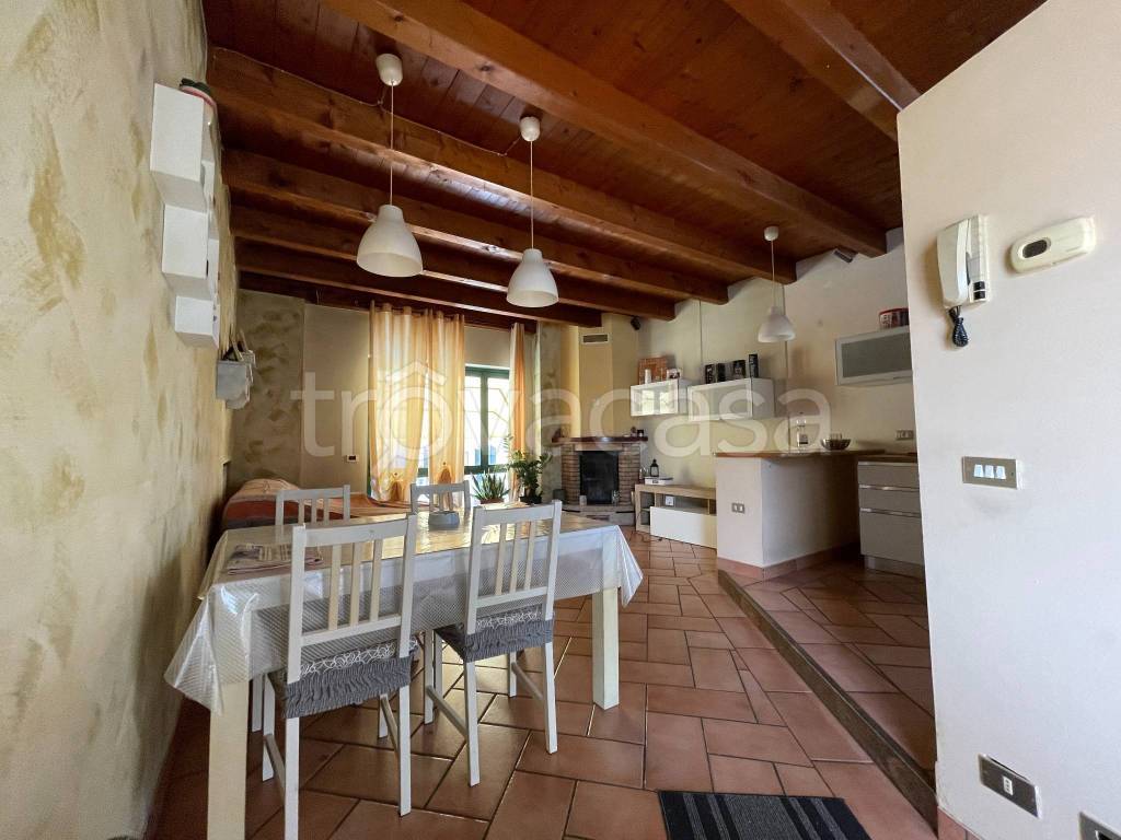 appartamento in vendita a Vailate
