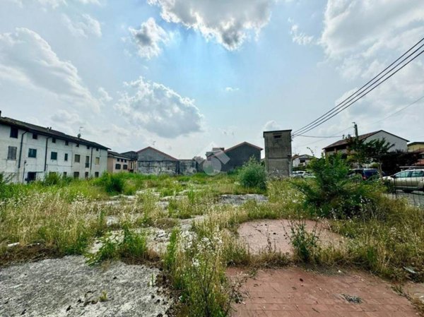 terreno edificabile in vendita a Vailate