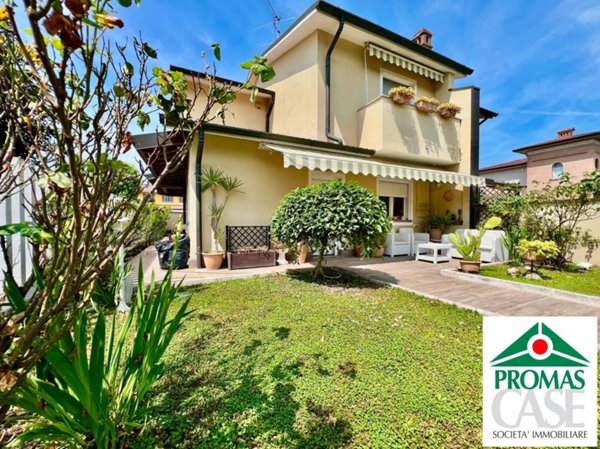 casa indipendente in vendita a Vailate