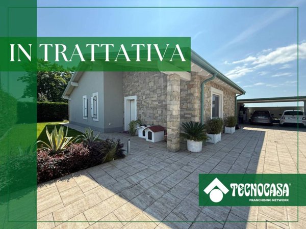 casa indipendente in vendita a Vailate