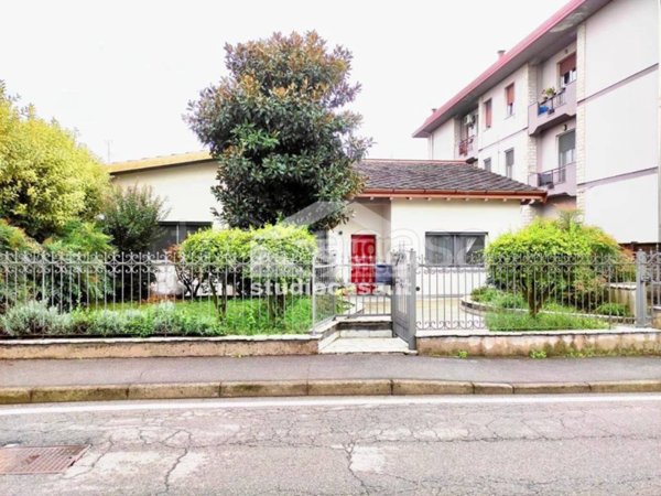 casa indipendente in vendita a Vailate