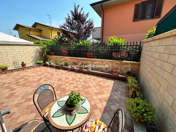 casa indipendente in vendita a Vailate