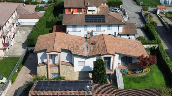 casa indipendente in vendita a Vailate