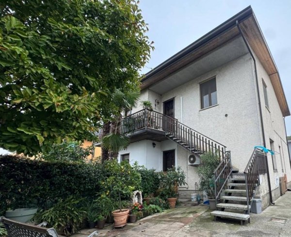 casa indipendente in vendita a Vailate