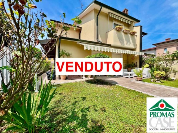 casa indipendente in vendita a Vailate