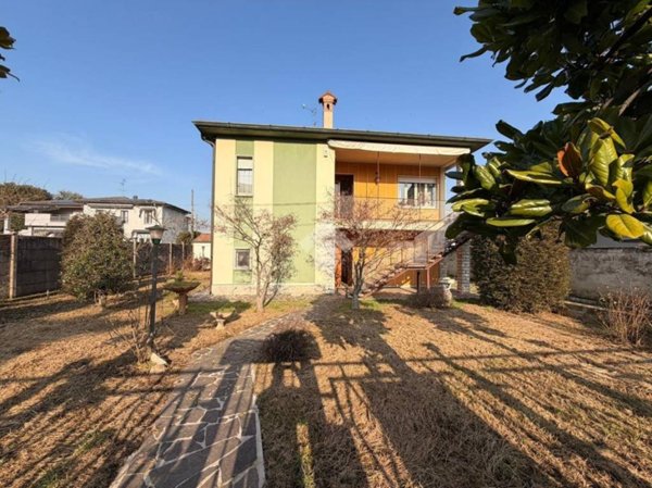 casa indipendente in vendita a Vailate