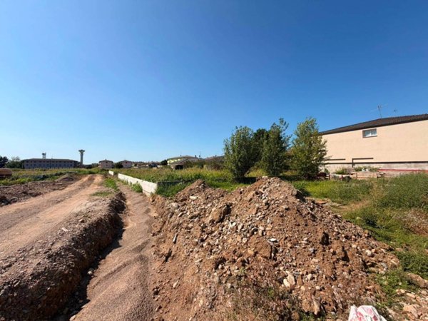 terreno edificabile in vendita a Vailate