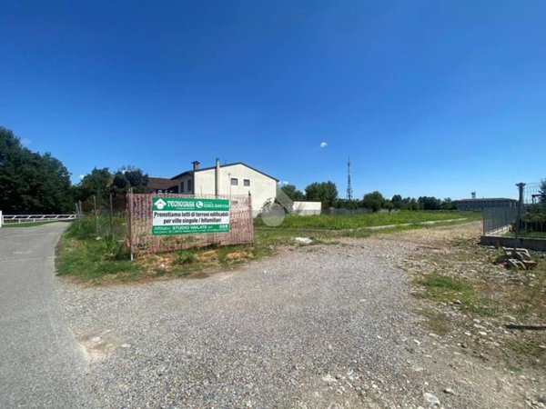 terreno edificabile in vendita a Vailate