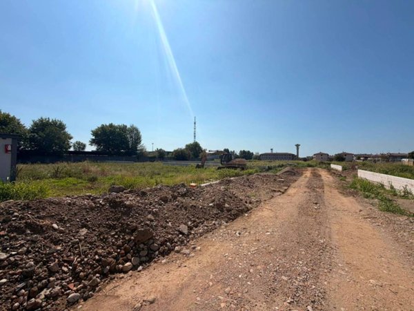 terreno edificabile in vendita a Vailate