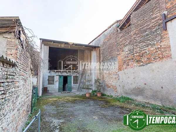 casale in vendita a Vailate