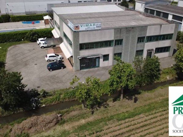 negozio in vendita a Vailate