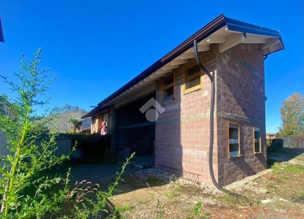 casa indipendente in vendita a Vailate