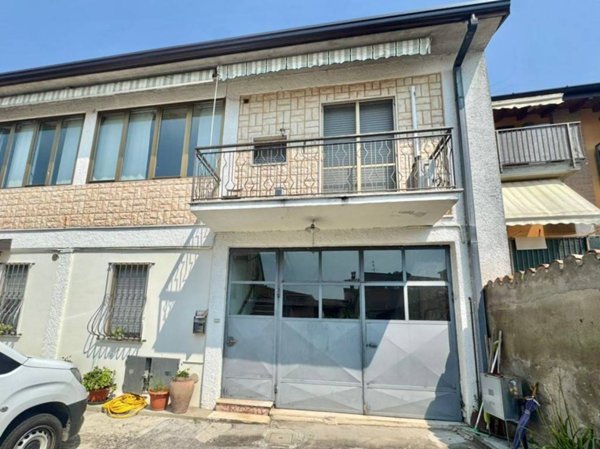 casa indipendente in vendita a Vailate