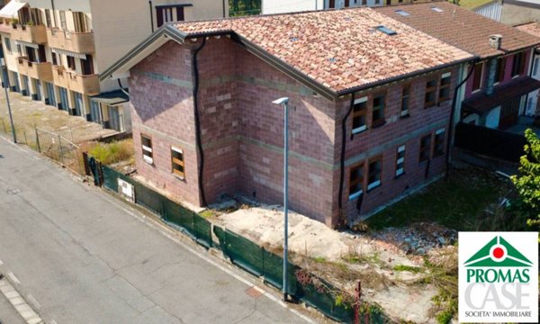 casa indipendente in vendita a Vailate