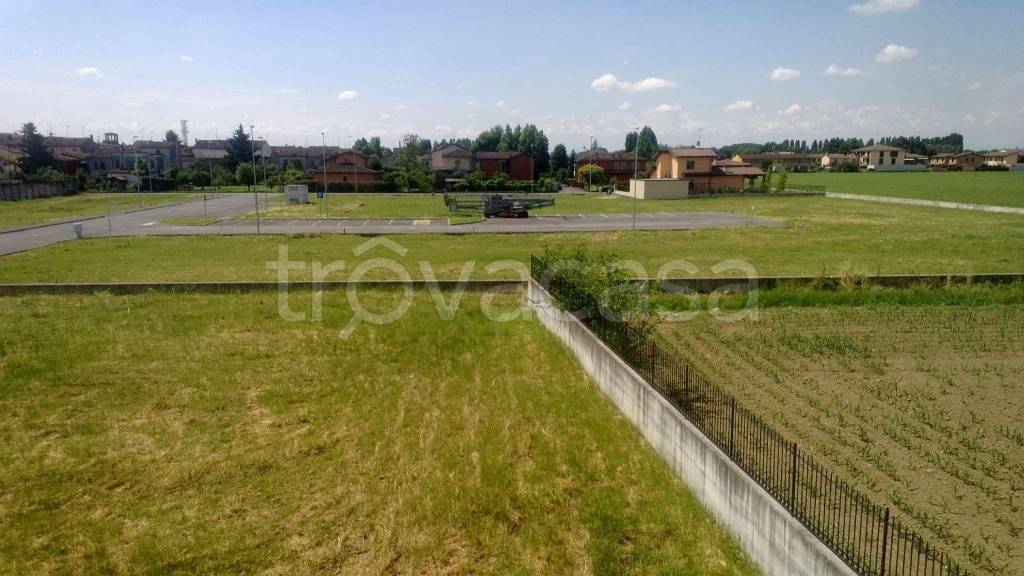 terreno edificabile in vendita a Vescovato