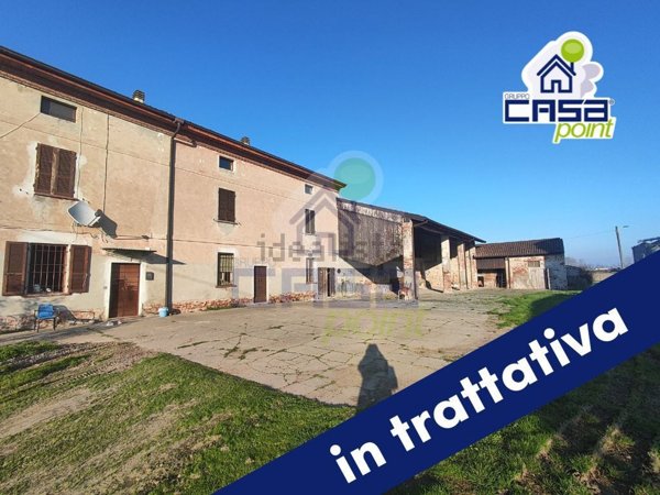 casale in vendita a Vescovato