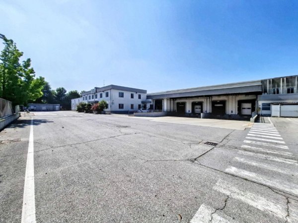 intera palazzina in vendita a Vescovato
