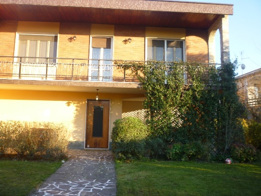 casa indipendente in vendita a Vescovato