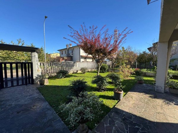 casa indipendente in vendita a Vescovato