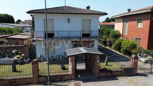 casa indipendente in vendita a Vescovato