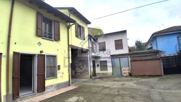 casa indipendente in vendita a Vescovato