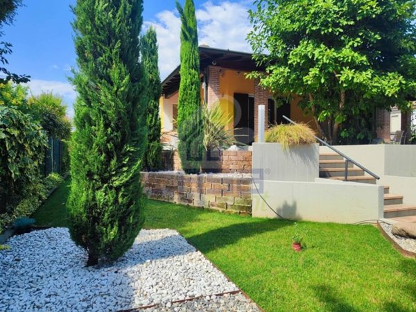 casa indipendente in vendita a Vescovato