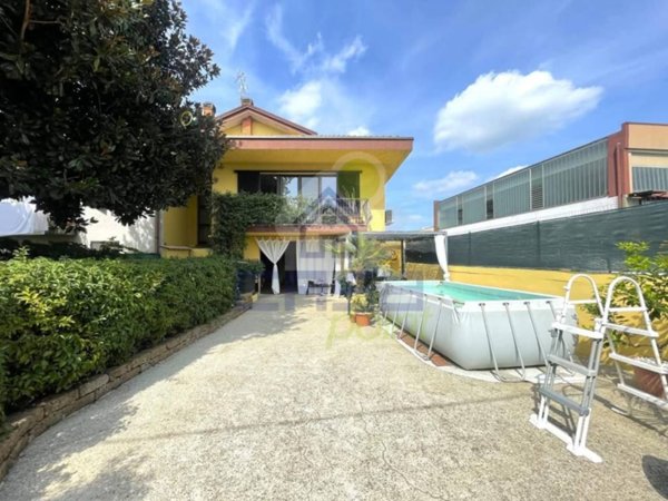 casa indipendente in vendita a Vescovato