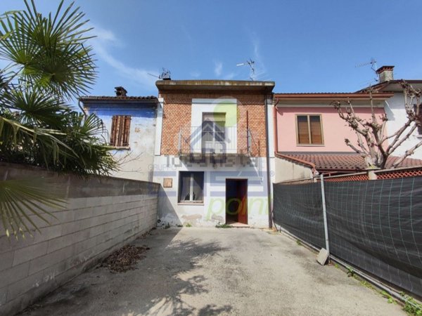 casa indipendente in vendita a Volongo