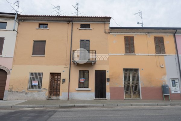 casa indipendente in vendita a Volongo