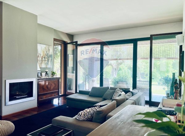 casa indipendente in vendita a Volongo