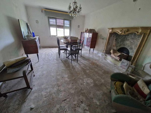 quadrivano in vendita a Volongo