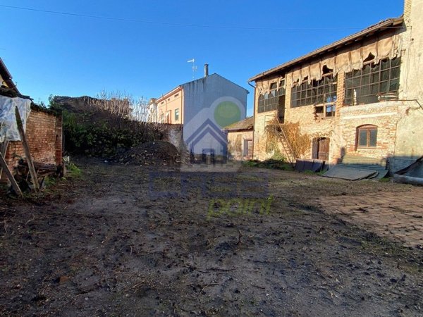 casa indipendente in vendita a Volongo