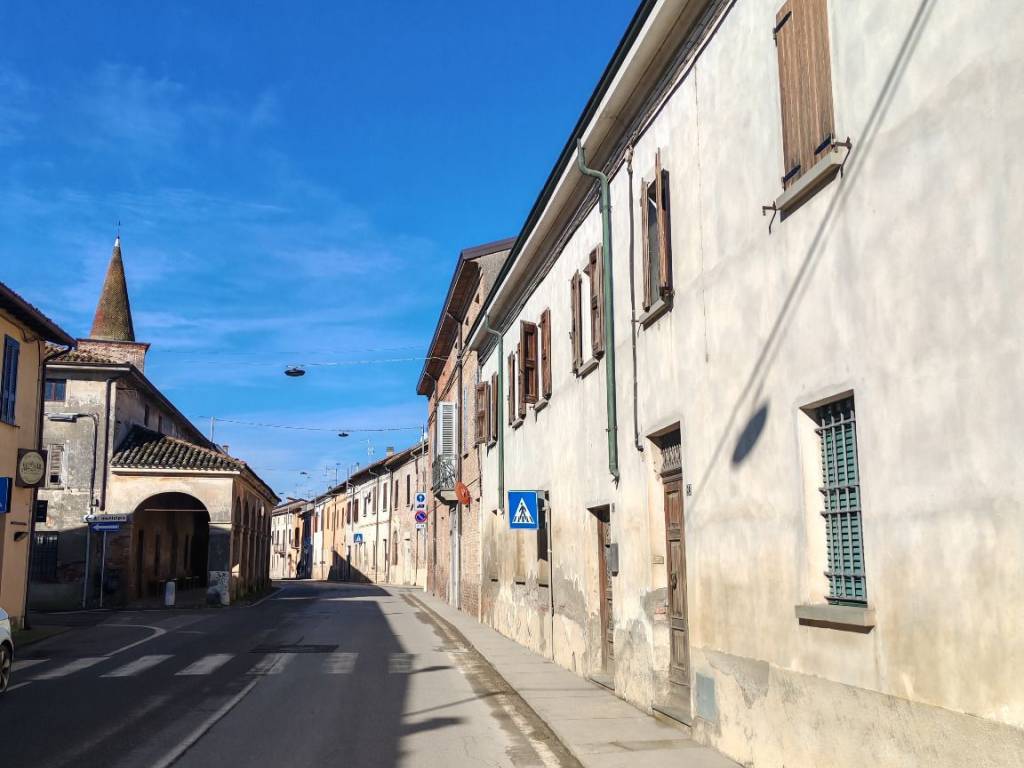 casa indipendente in vendita a Volongo