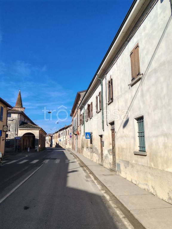 casa indipendente in vendita a Volongo