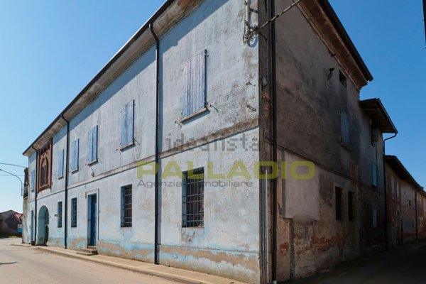casale in vendita a Volongo