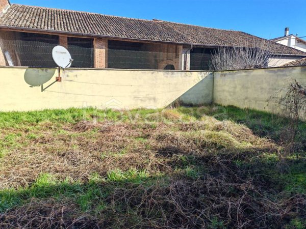 casa indipendente in vendita a Volongo