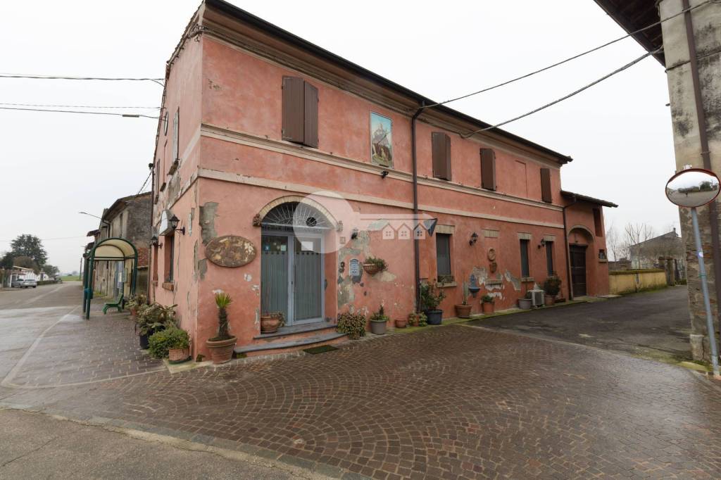 casa indipendente in vendita a Voltido