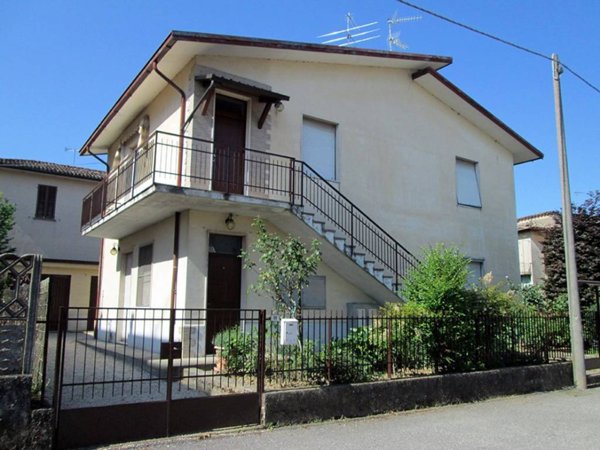 casa indipendente in vendita a Piadena Drizzona in zona Piadena