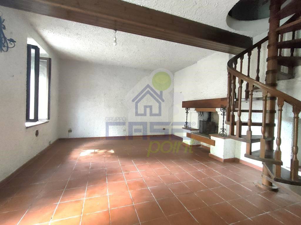 casa indipendente in vendita a Piadena Drizzona in zona Piadena