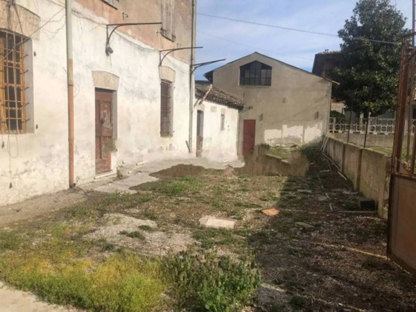 appartamento in vendita a Piadena Drizzona in zona Piadena
