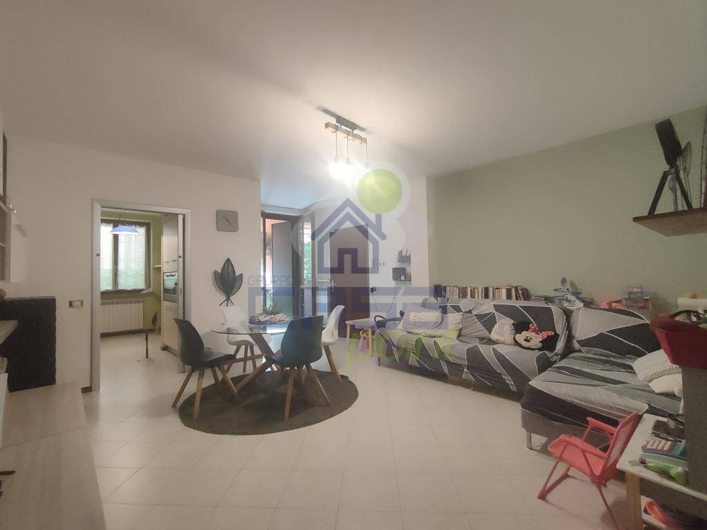 appartamento in vendita a Piadena Drizzona in zona Piadena